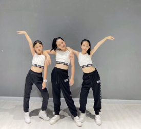 小学员们的合照