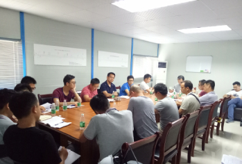 学员集体学习中