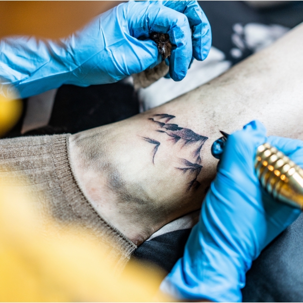 郑州里戈化妆美甲半永久培训学校