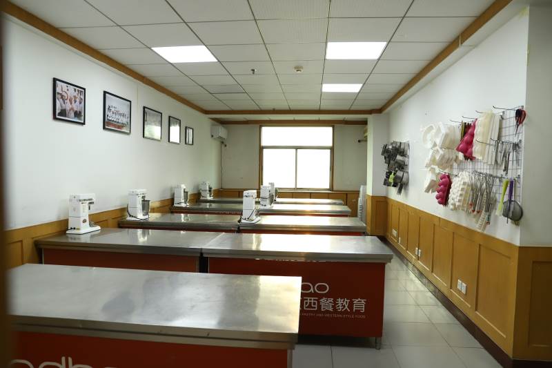 艾朵堡西点培训