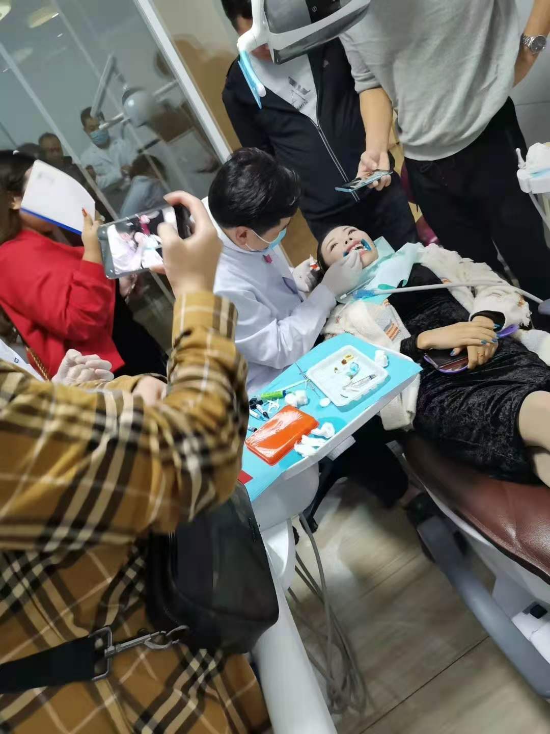 微雅全瓷贴面培训中心