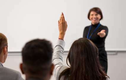 讲话的商业女性