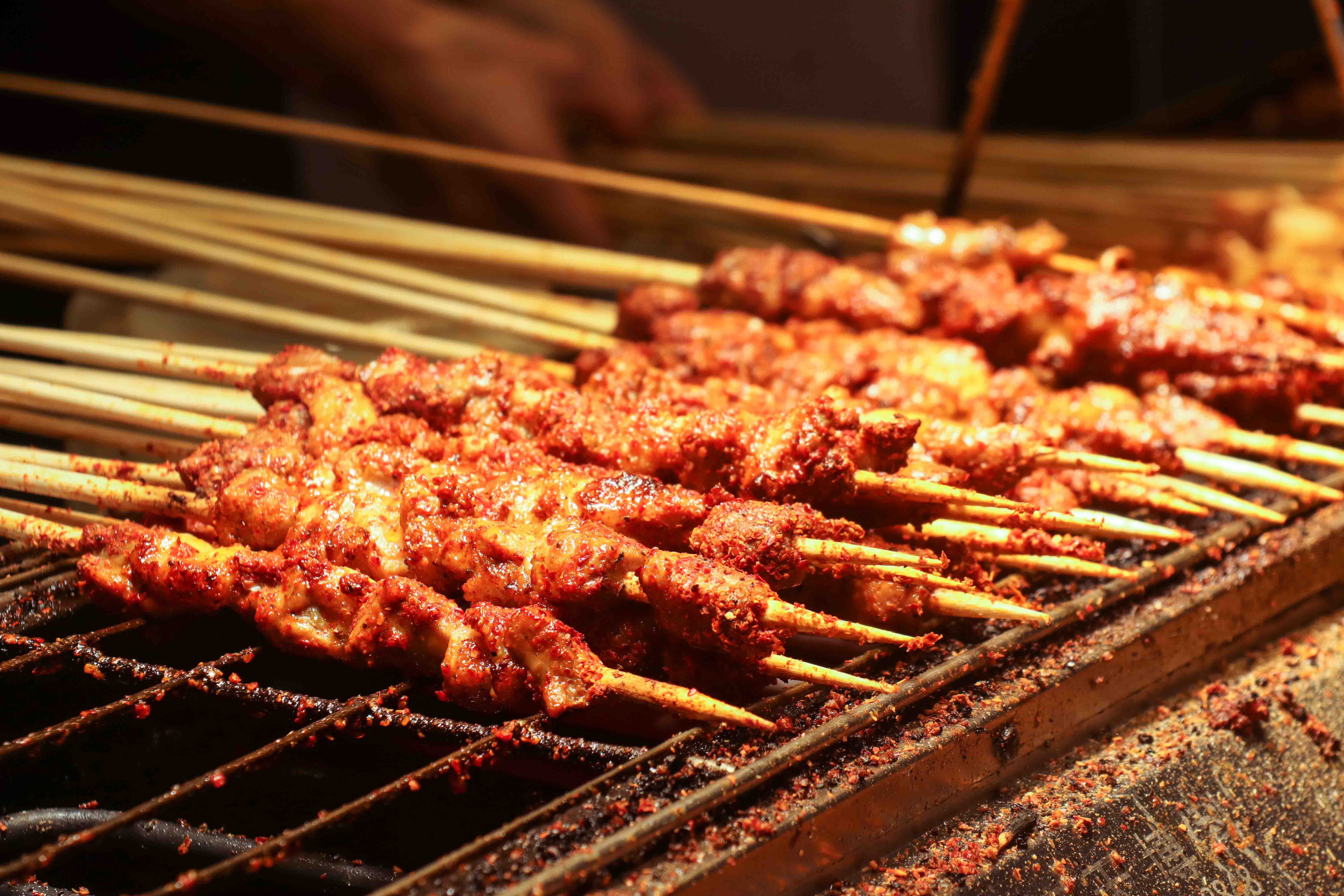 摄图网_501293799_美食街撸串（企业商用）