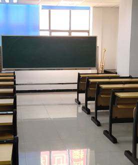 学校环境 (4) 学校环境 (4)