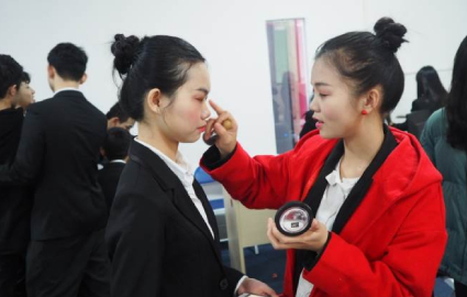 佛山美容美发与造型初中起点三年中专班