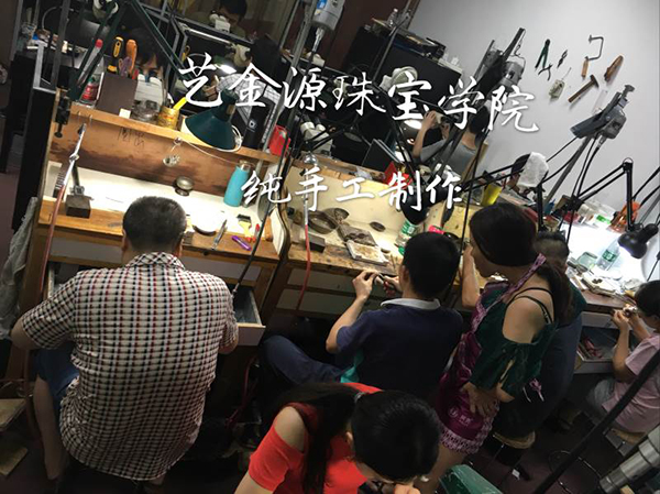 手工制作现场 手工制作现场