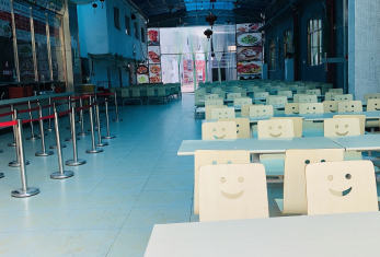学校饭堂