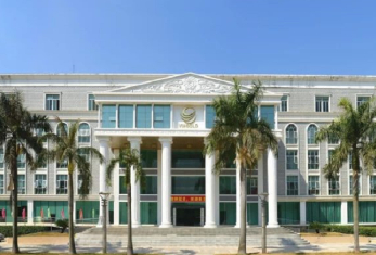 学校大门
