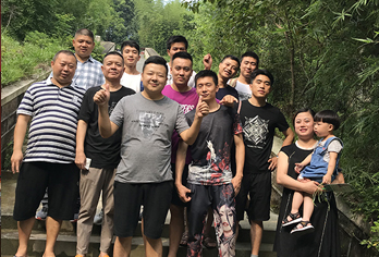 學(xué)員爬山 學(xué)員爬山