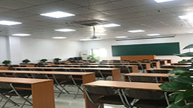 課室 課室