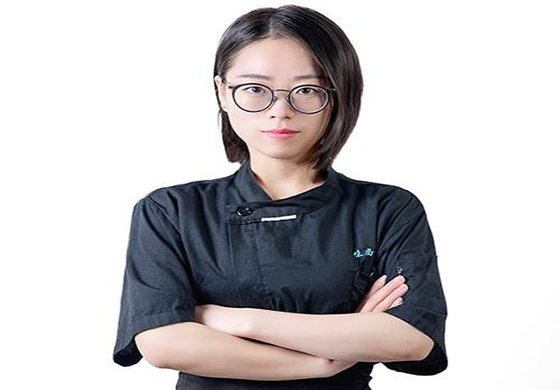 严老师 严老师