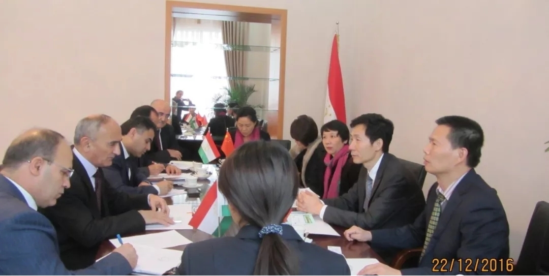 郭老师赴国外讲学.webp 郭老师赴国外讲学.webp