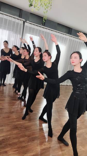 舞韵瑜伽学员风采二 舞韵瑜伽学员风采二