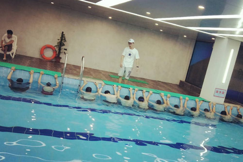 恒温游泳池