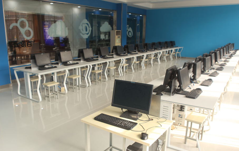 电脑室