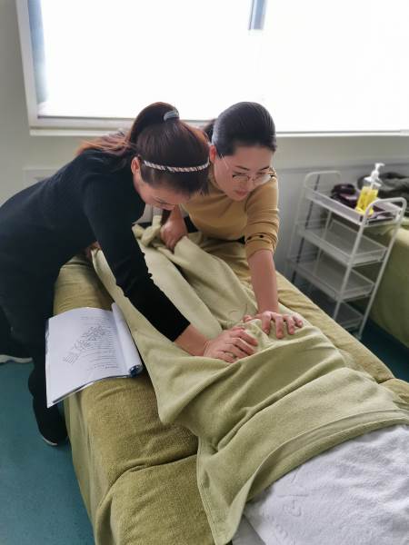 产后康复师教学现场