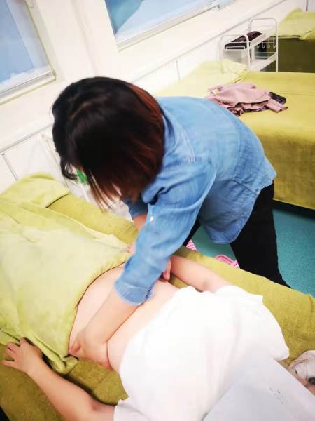 产后康复师教学现场