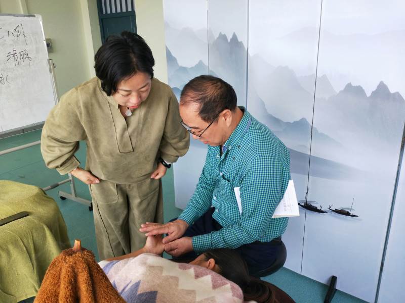 小儿推拿课程教学现场