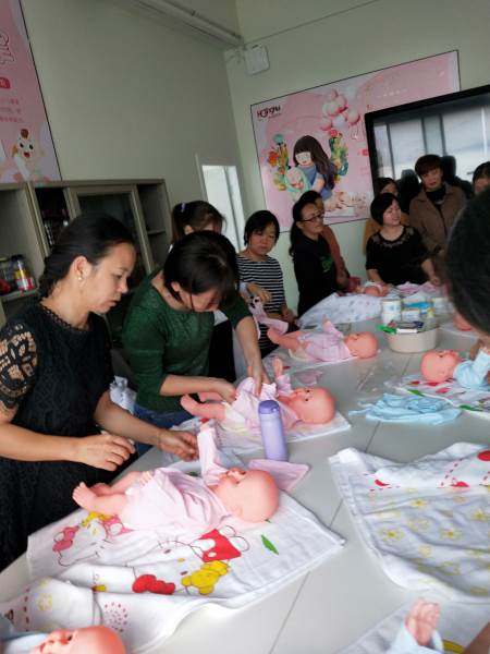 小儿推拿课程教学现场