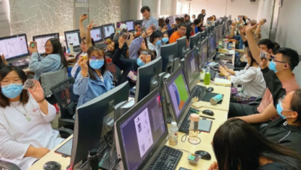 中秋節(jié)發(fā)月餅 中秋節(jié)發(fā)月餅