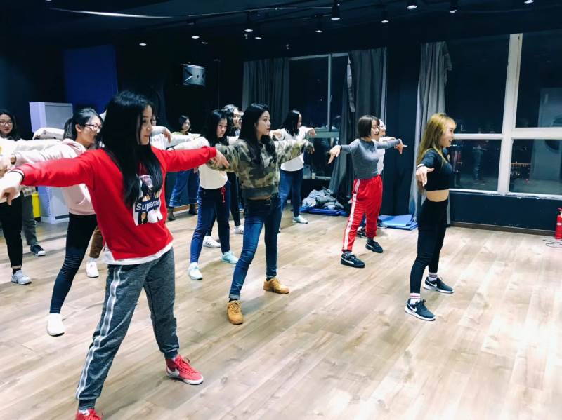 爵士舞街舞教学现场八