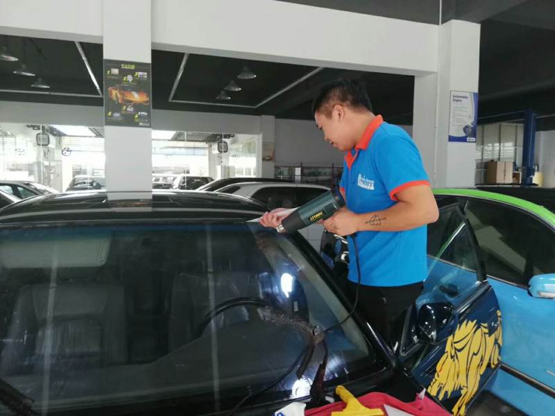 汽车学员实操现场