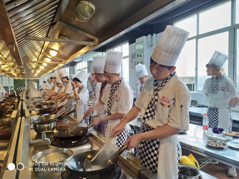 厨师学员实操现场