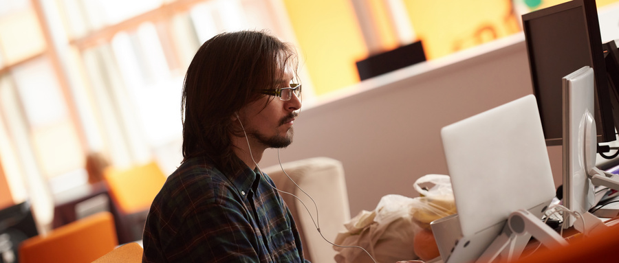 具备应用软件解决实际问题的基本能力