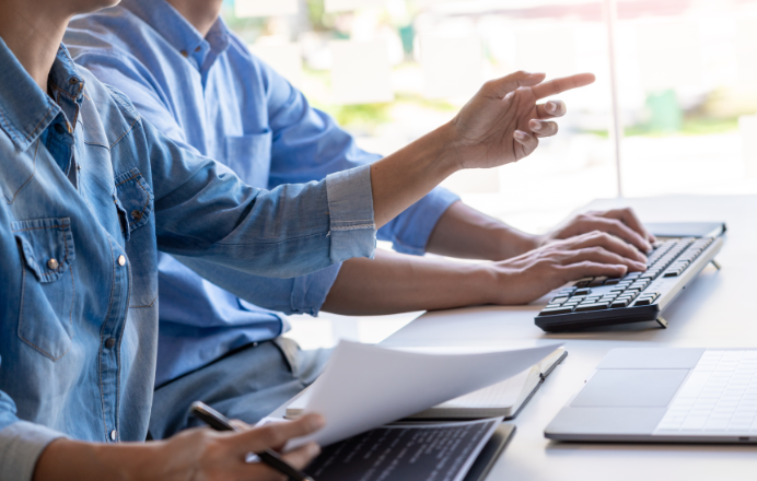 接受从事软件应用方面的基本训练