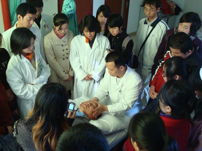 授课老师作示范