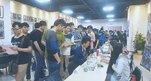 招聘现场 招聘现场