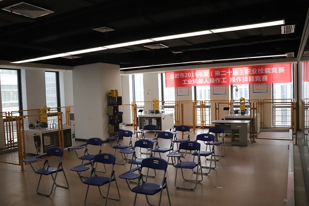 工业机器人系统运维及操作实训室