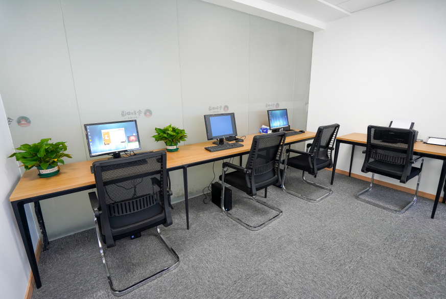 辦公環(huán)境一