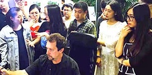 《指环王》的设计师宝罗拉塞尼