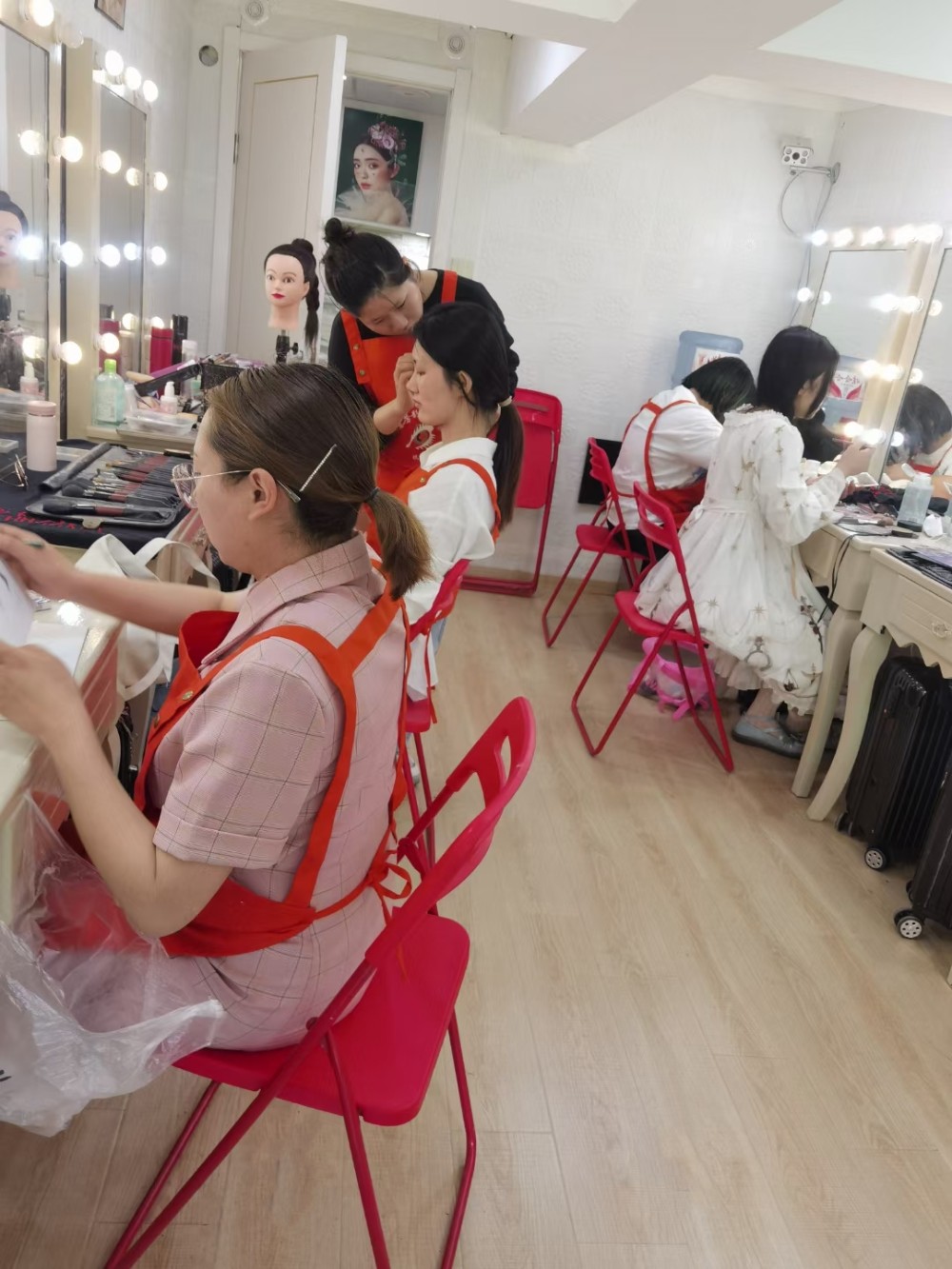 化妆现场 化妆现场