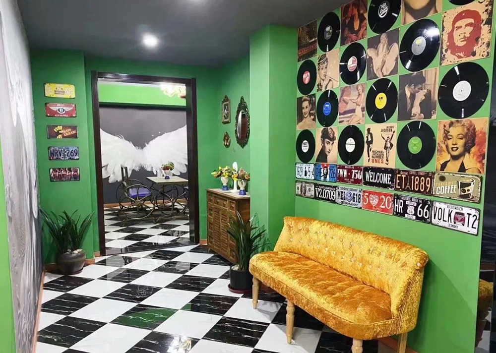 门口与休息区 门口与休息区