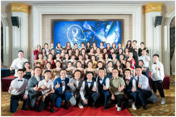 莉家人员合影 莉家人员合影