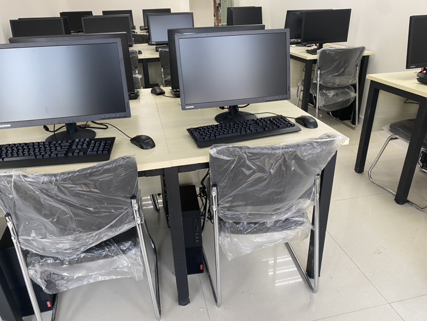 課室電腦