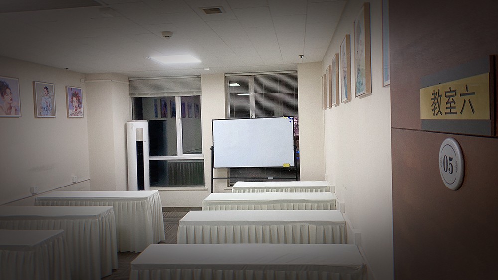 教室六
