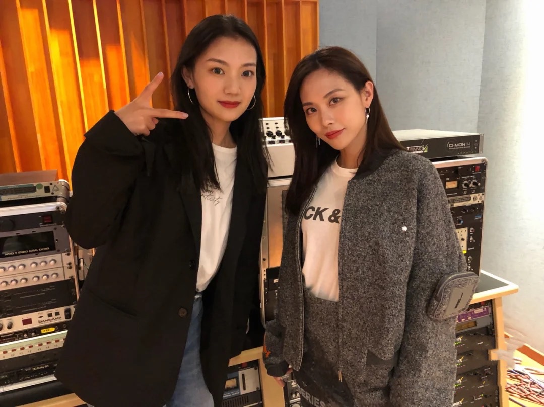 学员与明星合影九