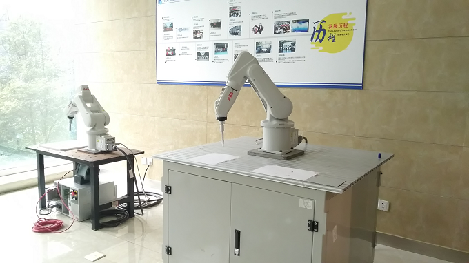 實(shí)操機(jī)器人 實(shí)操機(jī)器人