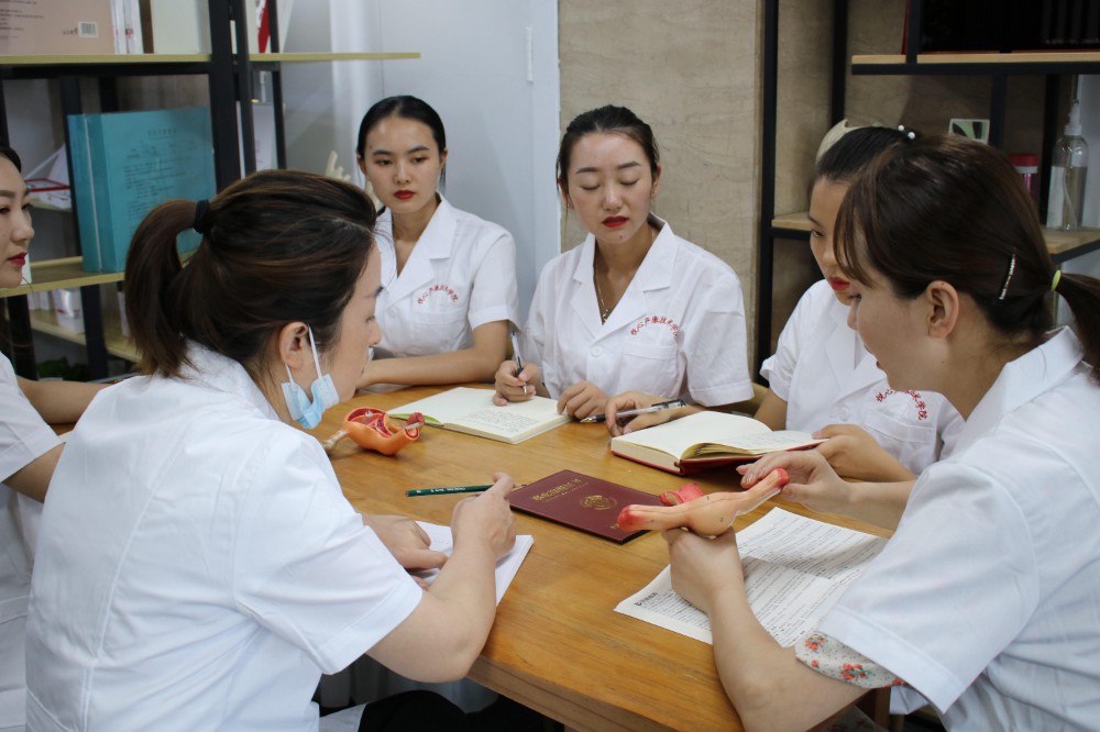 授課現(xiàn)場(chǎng) 授課現(xiàn)場(chǎng)