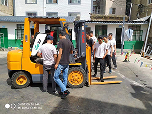 教授風(fēng)采 教授風(fēng)采