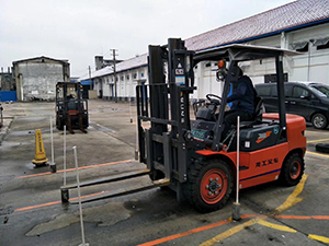 授課現(xiàn)場(chǎng) 授課現(xiàn)場(chǎng)