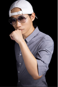 何均材 何均材