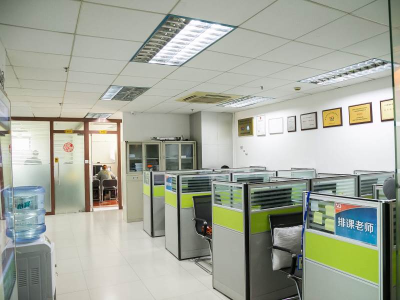 干净整洁的教师办公区域 干净整洁的教师办公区域