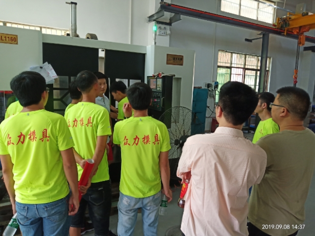 校内工厂实操培训