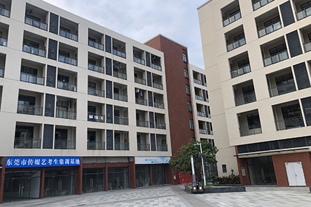 校園環(huán)境 校園環(huán)境