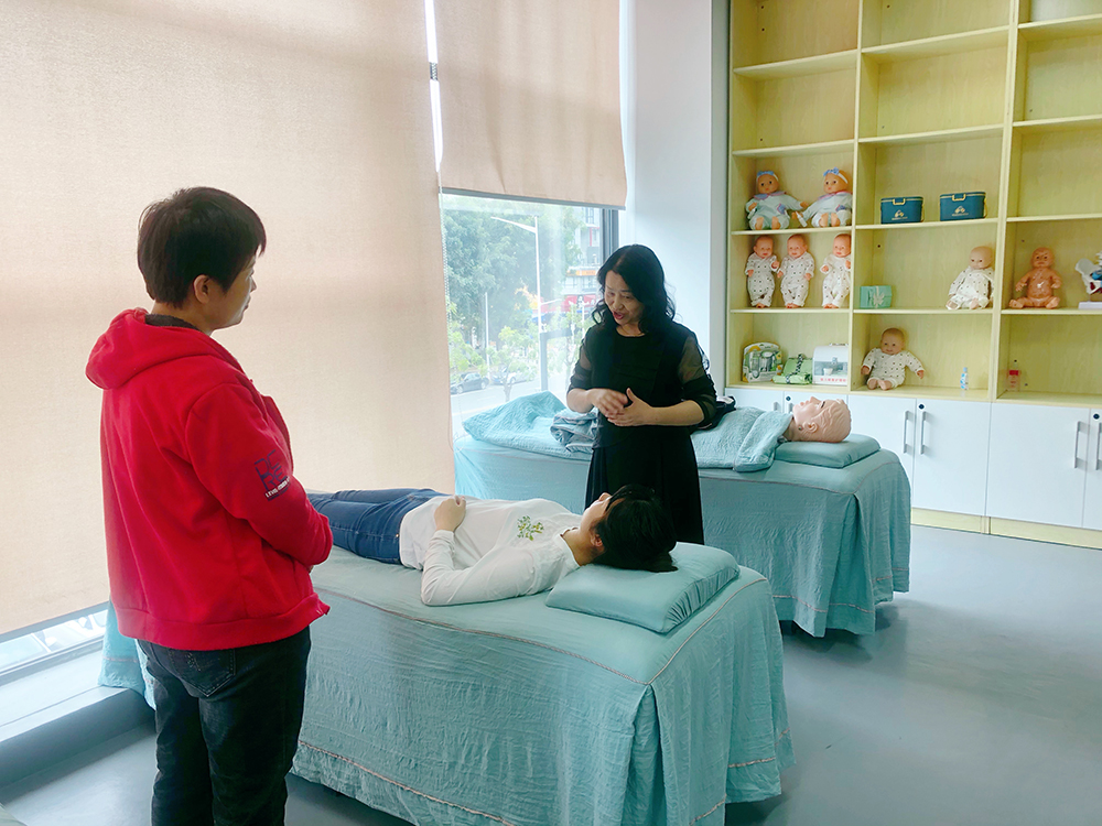 产后康复授课现场