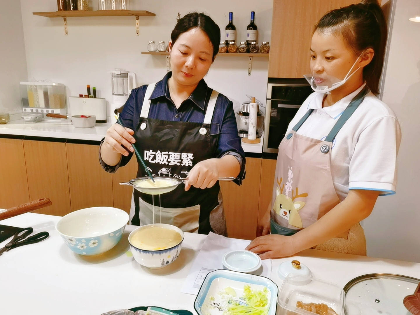 月子餐上课情景